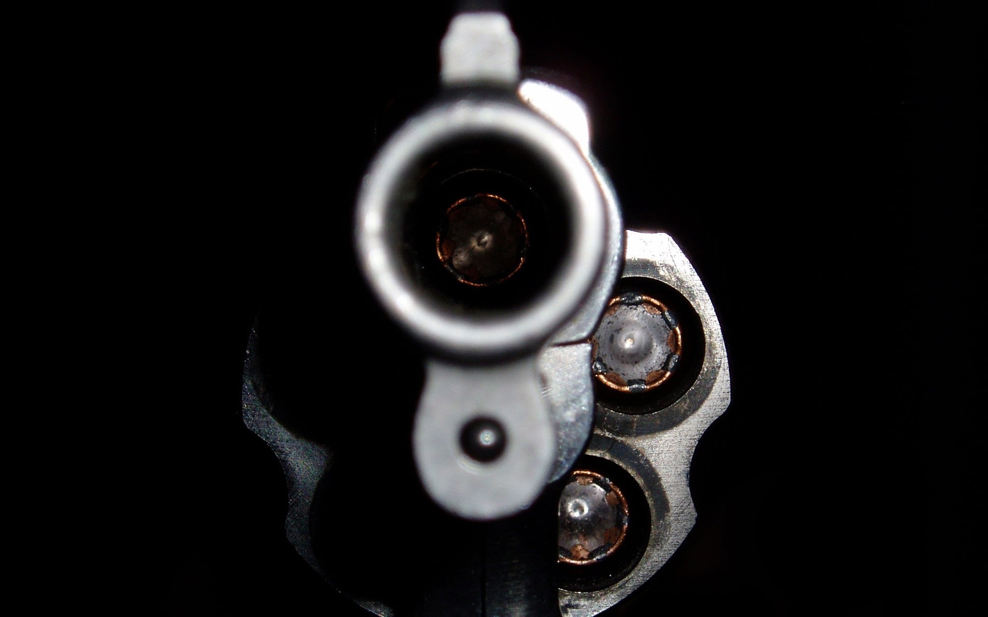 手枪 枪 手枪 钢 黑暗 静物 安全 桌面 弹药 旧的 复古 危险