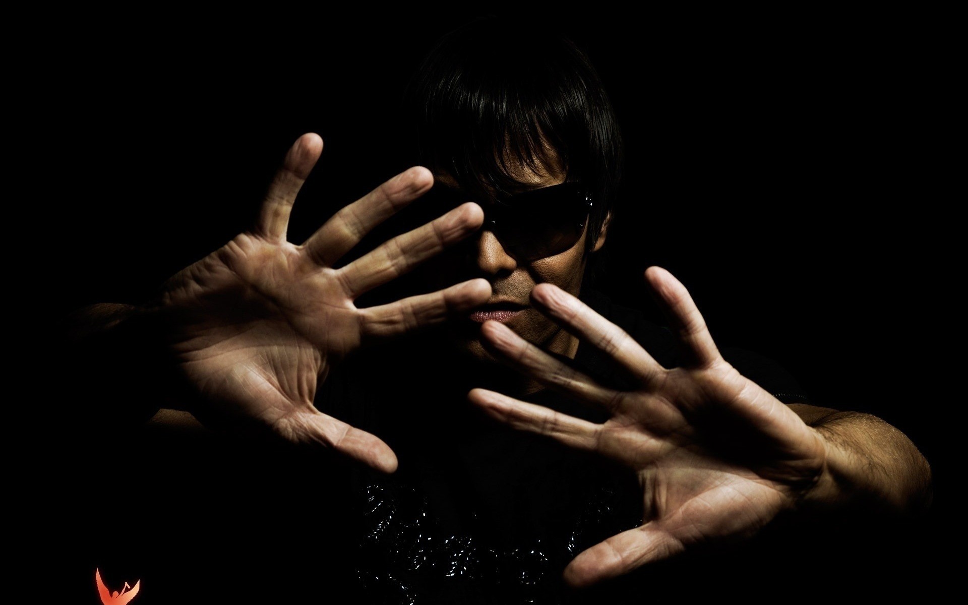 男人 单身 成人 裸体 黑暗 肖像 女人 表演 男人 女孩 制作人 remixer dj mash 音乐