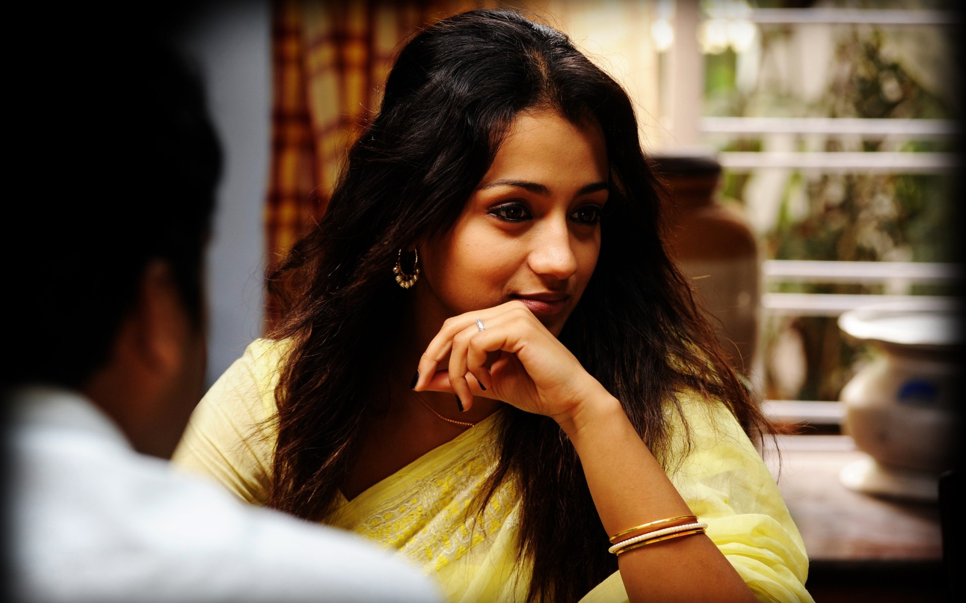 女人 室内 面部表情 肖像 成人 女孩 一 印度女演员 宝莱坞女演员 演员 模型 trisha krishnan