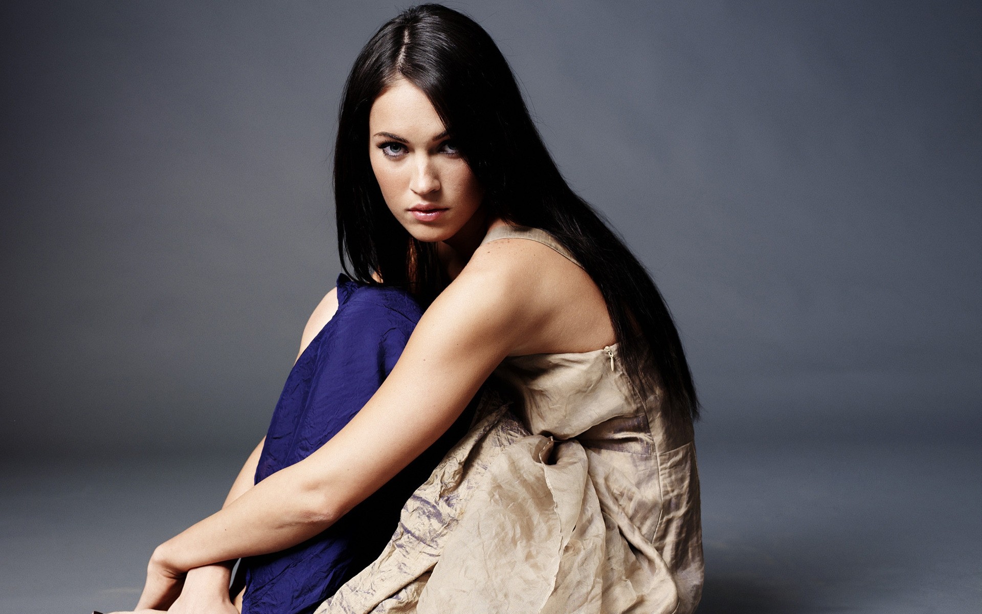 时尚 女人 肖像 魅力 模型 性感 女孩 优雅 一个 黑发 漂亮 女演员 照片 脸 严重