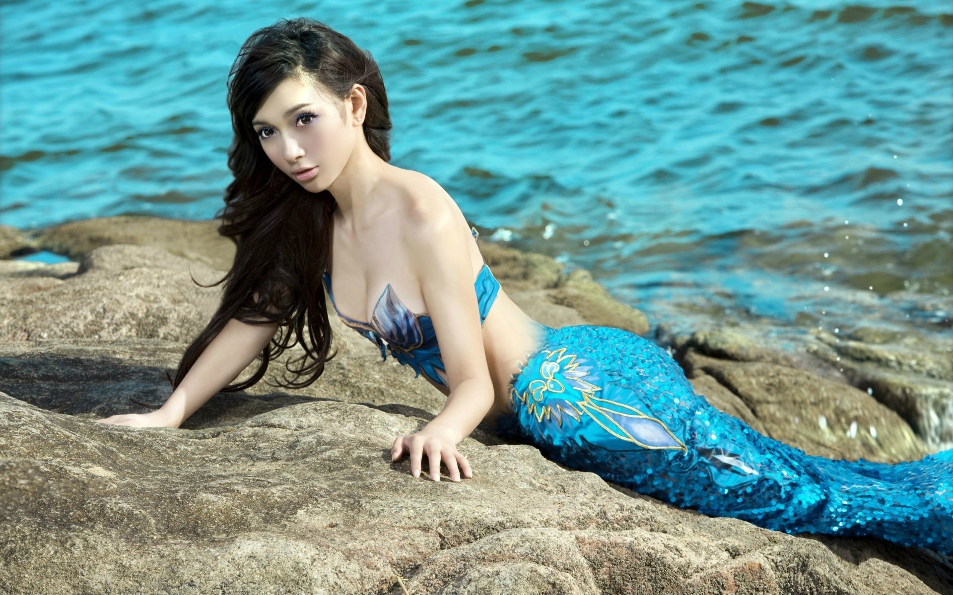 水 夏天 海滩 自然 海 女人 热带 海洋 沙子 户外 休息 放松 太阳 美丽 女孩 海 性感 好天气 旅游