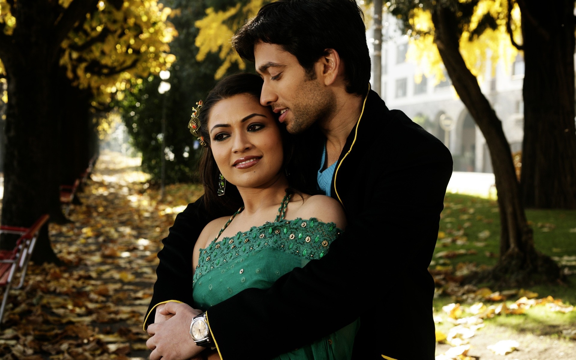 女人 户外 二 爱 面部表情 肖像 婚礼 成人 男人 公园 女孩 磨损 阿米塔pathak nakuul mehta 夫妇 宝莱坞 拥抱