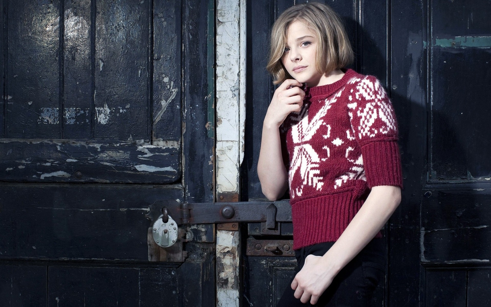 女人 单身 肖像 成人 时尚 门 磨损 女孩 性感 女演员 好莱坞 海扁王 行动 克洛伊moretz