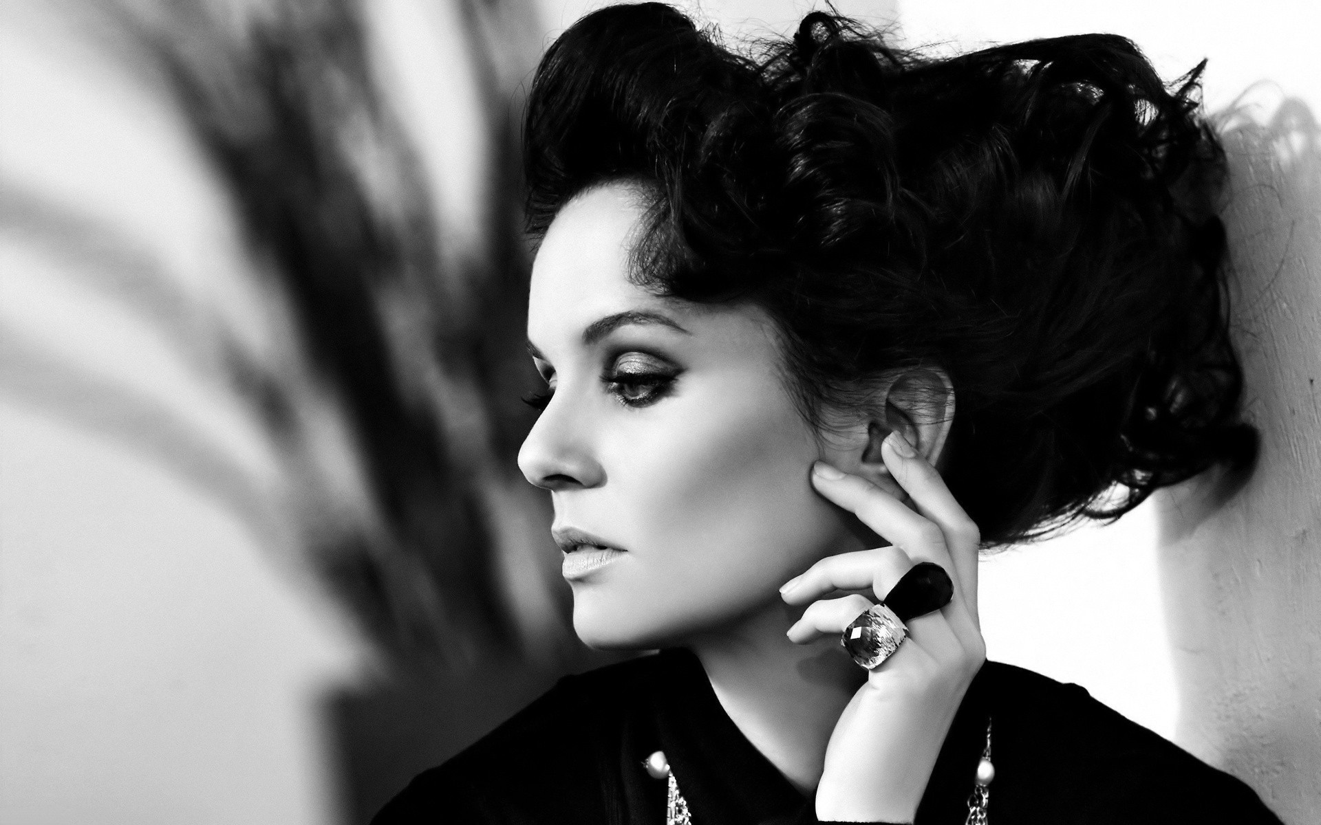 单色 肖像 女人 时尚 模型 魅力 女孩 成人 发型 一 性感 镜子 眼睛 珠宝 黑色和白色 莎拉*韦恩 好莱坞 美丽 黑色 白色