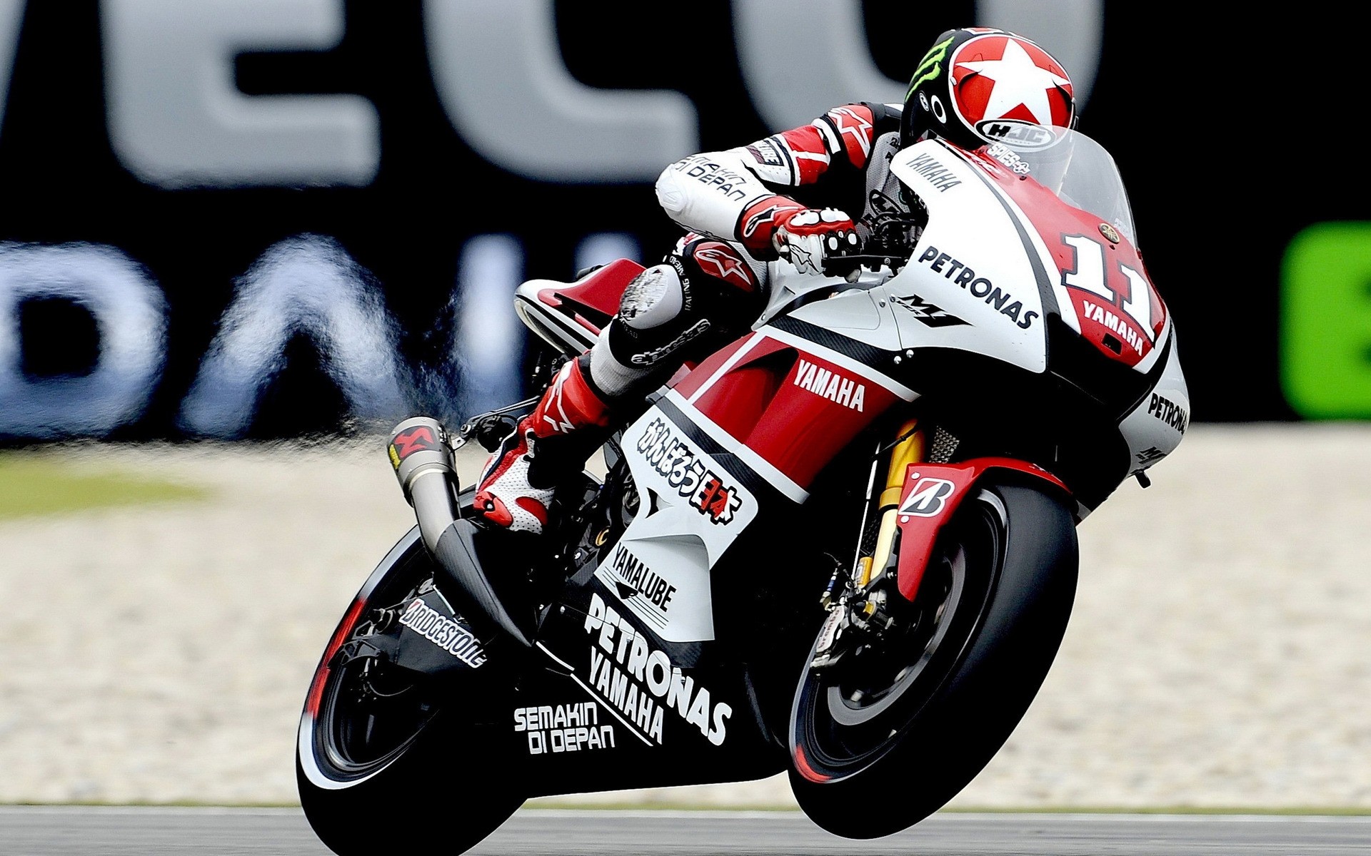 体育 赛车 自行车 轨道 冠军 快 匆忙 驱动器 汽车 竞争 电路 小队 轮胎 赛车手 电源 圈 驱动程序 赞助商 速度