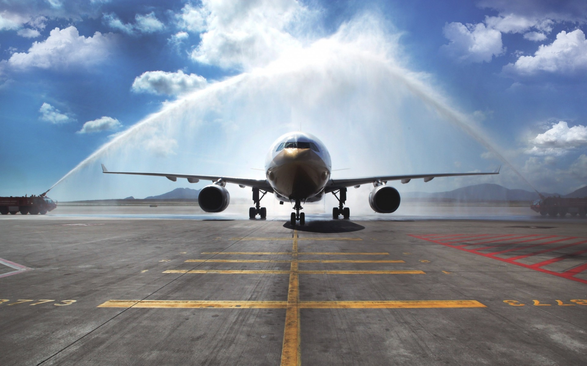 飞机 飞机 机场 运输系统 飞机 汽车 飞行 旅行 军事 客机 空军 起飞 发动机 飞行 天空 空中客车a300