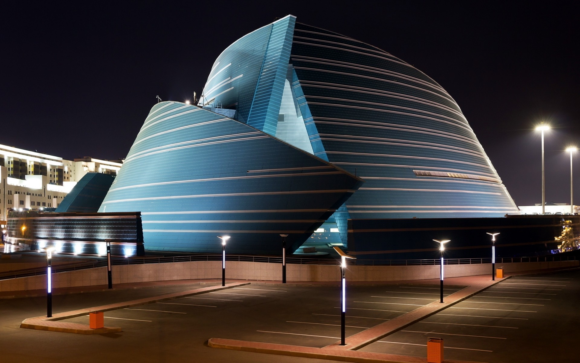 现代 旅游 建筑 房子 歌剧 城市 天空 未来主义 光 反射 商业 城市 晚上 交通系统 城市中心 摩天大楼 暮光之城 现代 夜