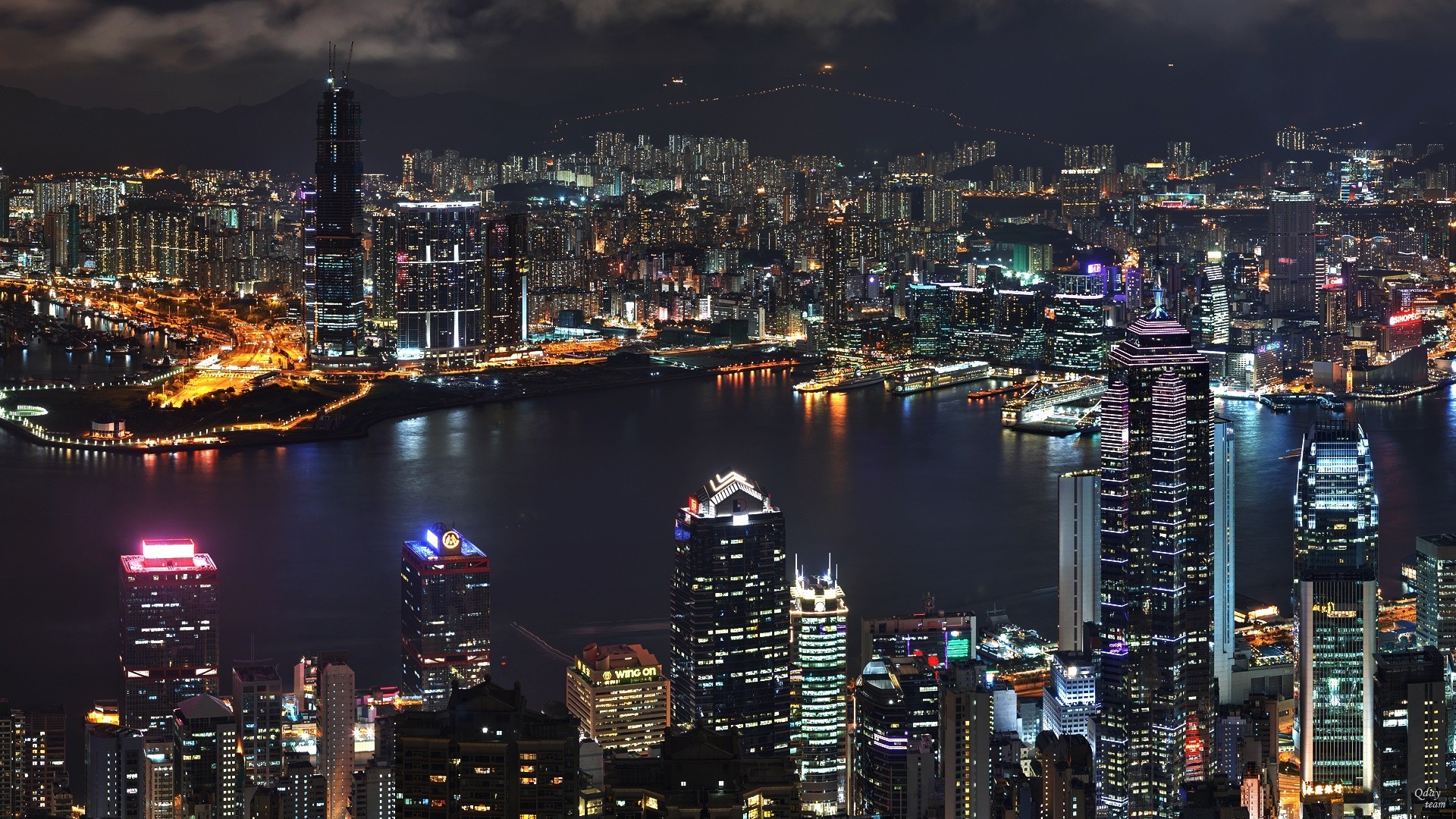 其他城市 城市 城市 天际线 暮光之城 房子 摩天大楼 港口 市中心 旅游 建筑 晚上 河流 商业 城市 堤防 桥梁 金融 照明 办公室 水