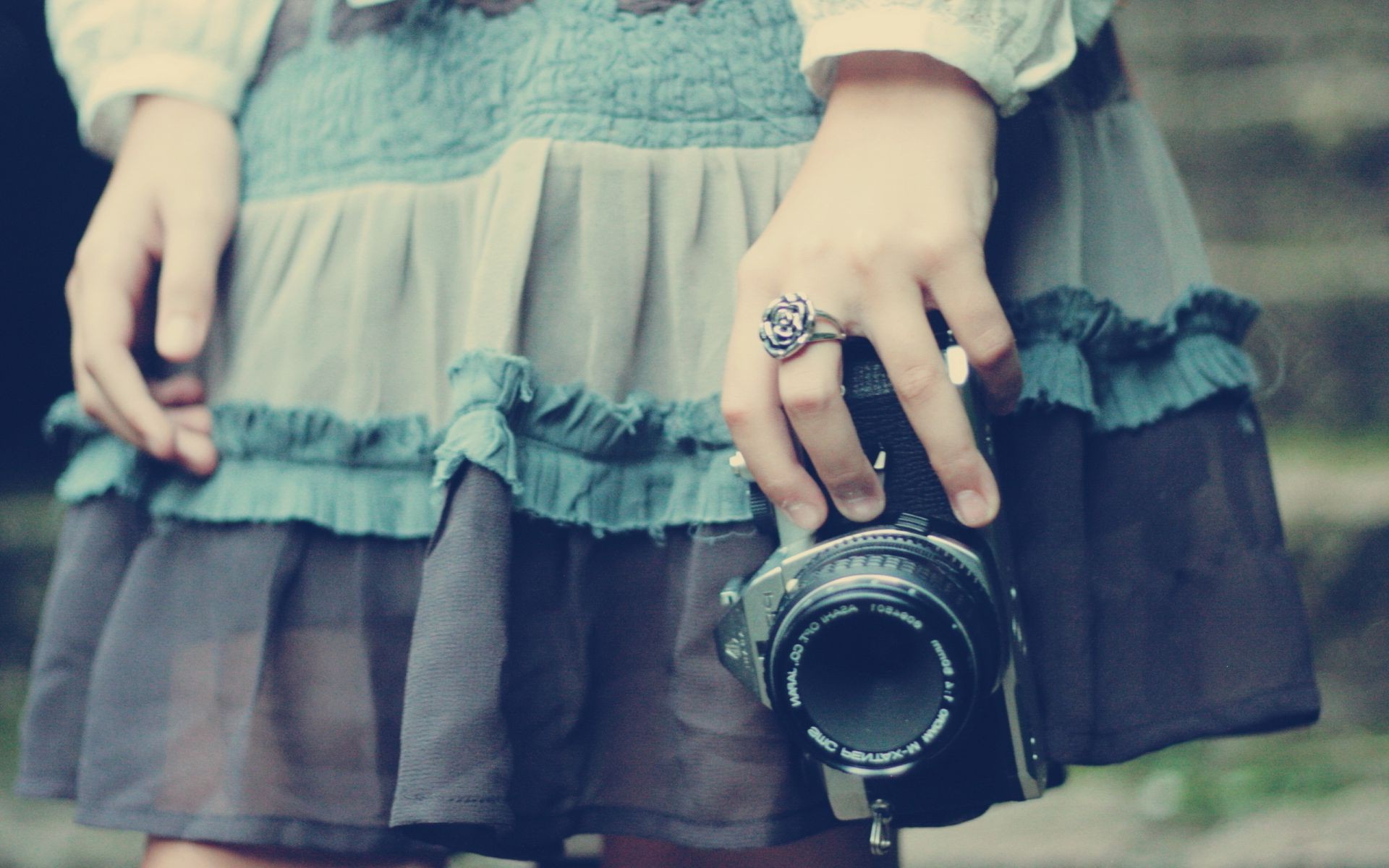 孩子 女人 一个 女孩 穿 成人 手 人 人