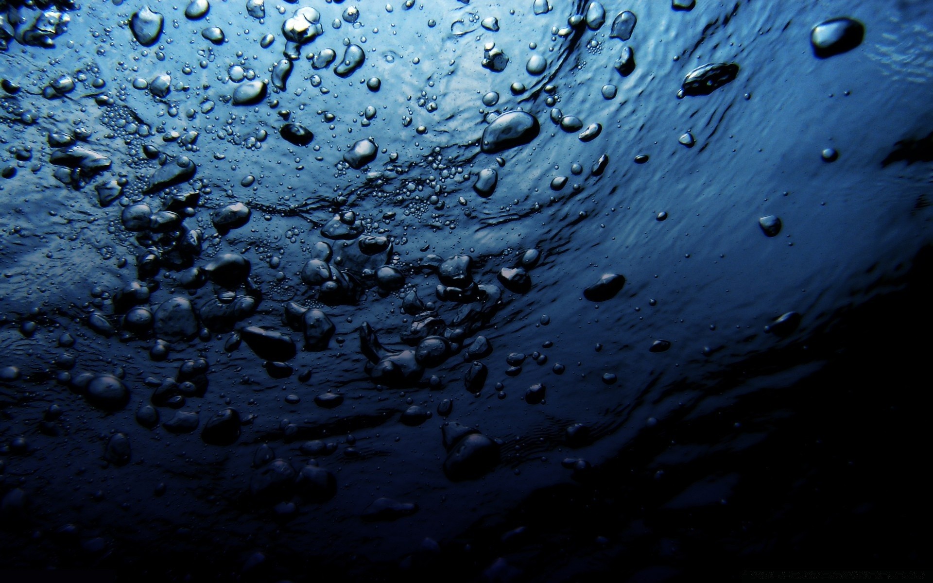 水滴和水 湿 雨 滴 滴 水 泡沫 飞溅 清除 清洁 纯度 液体 露水 水下 堰 洗涤 波纹 流动 光滑 绿松石 滴
