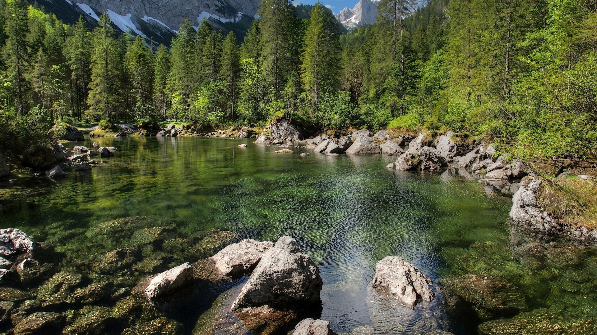 河流 池塘和溪流 池塘和溪流 水 景观 山脉 自然 木材 河流 湖泊 树木 岩石 户外 风景 反射 旅行 山谷 溪流 天空 秋天