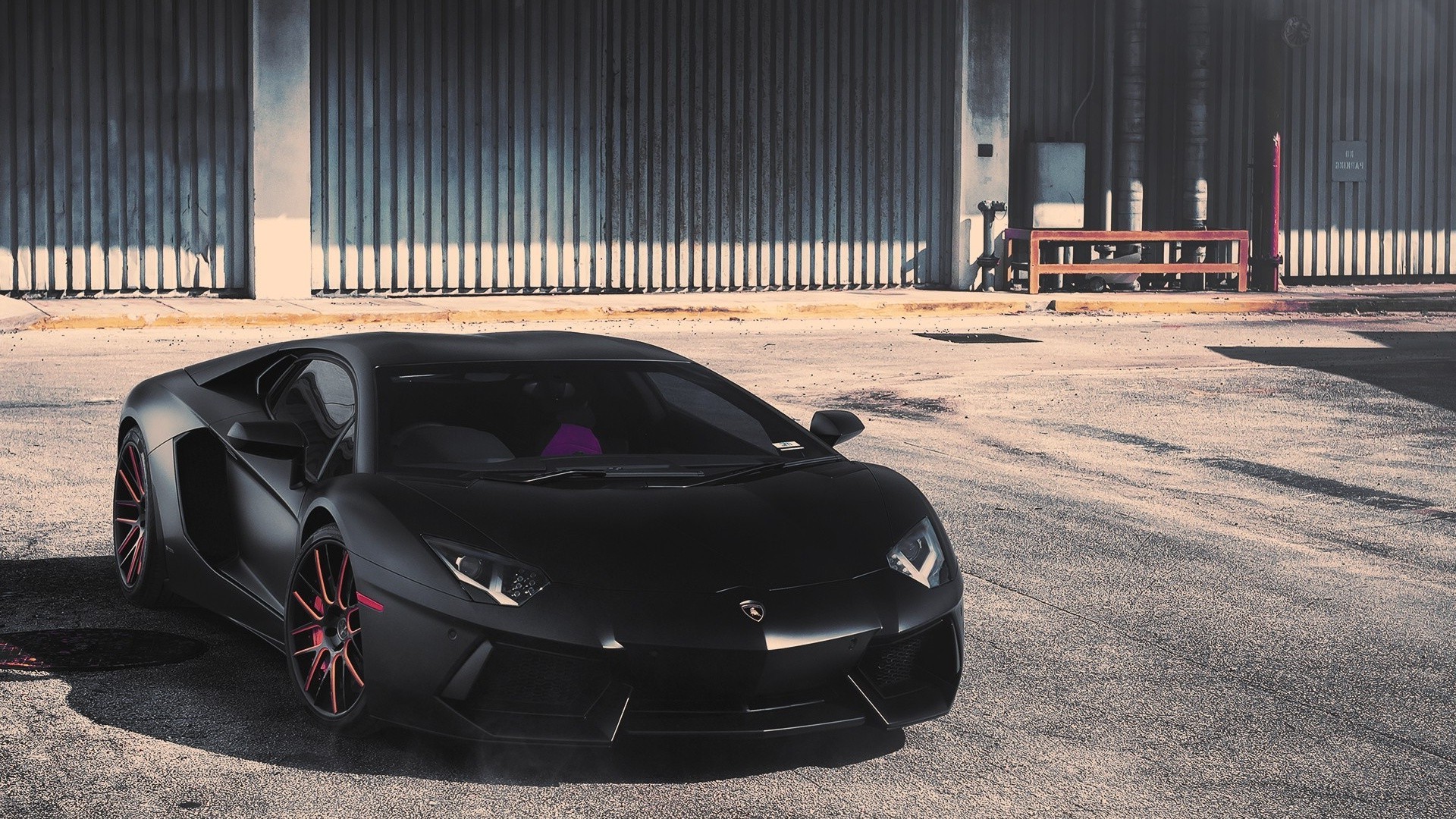 汽车 汽车 人行道 运输系统 chernushka 汽车 车轮 道路 沥青 街道