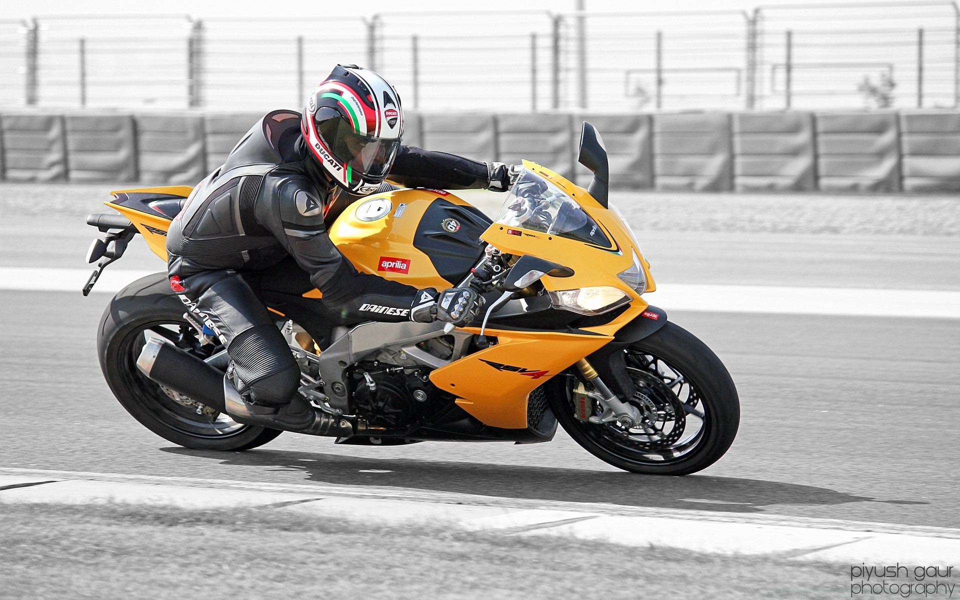 运动 赛车 赛道 自行车 匆忙 快速 驱动器 驱动程序 比赛 汽车 赛车手 电路 电源 嗡嗡声 威望 汽车 冠军 圈 轮胎 pri 团队合作